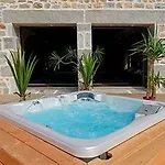 Le Rocher Blanc Hotel