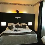 Le Rocher Blanc Hotel
